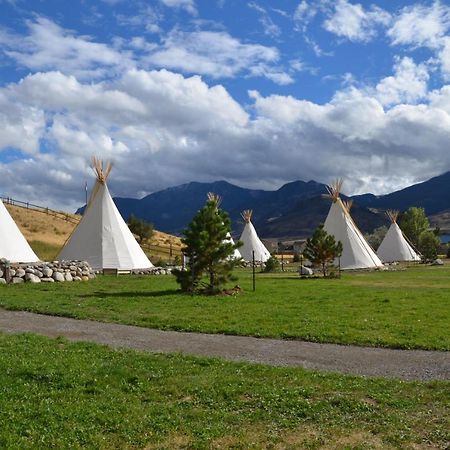 Dreamcatcher Tipi Hotel Гардинер Экстерьер фото
