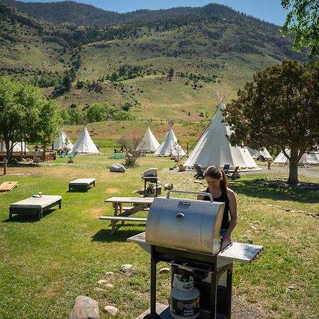 Dreamcatcher Tipi Hotel Гардинер Экстерьер фото