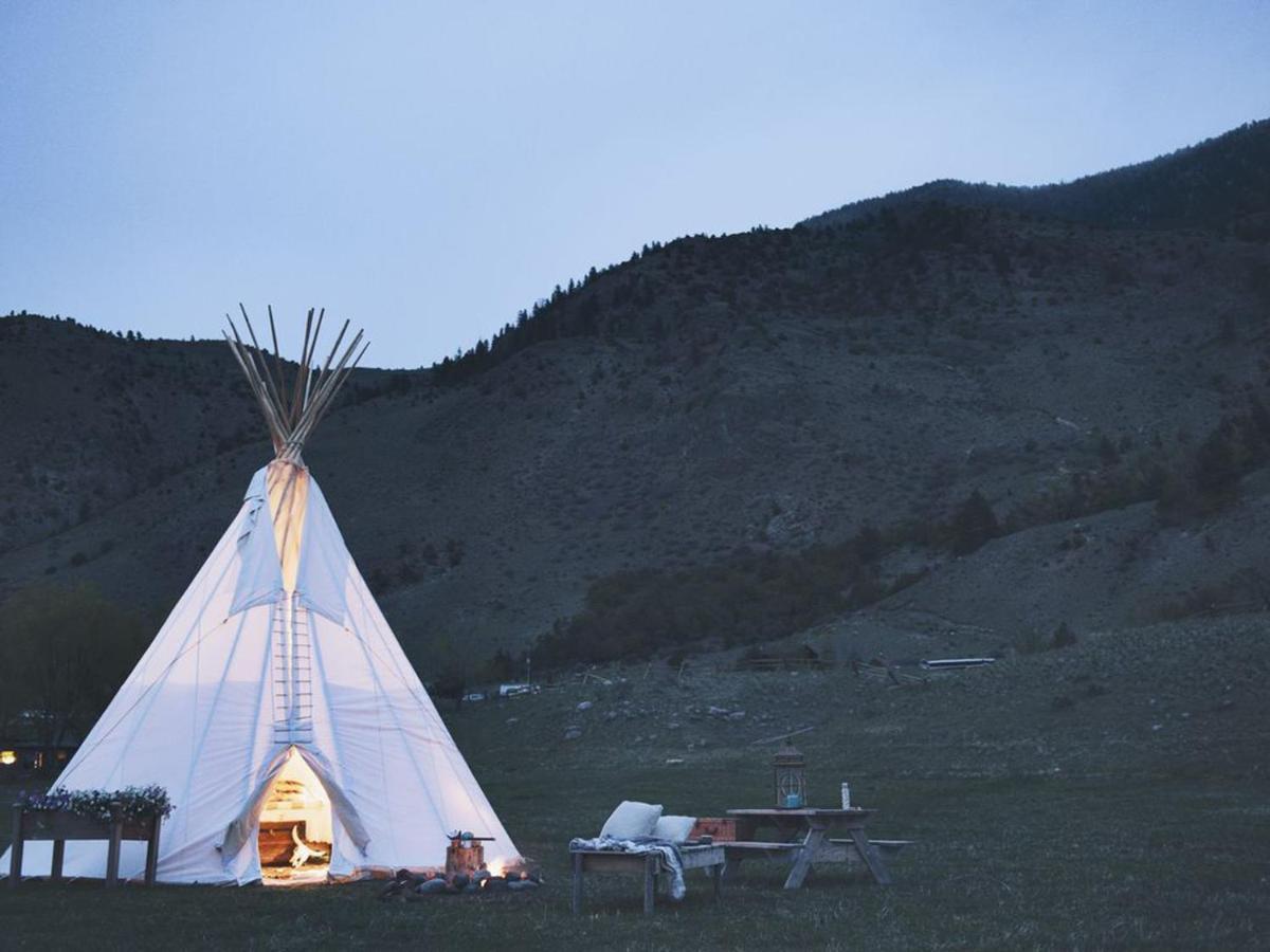 Dreamcatcher Tipi Hotel Гардинер Экстерьер фото
