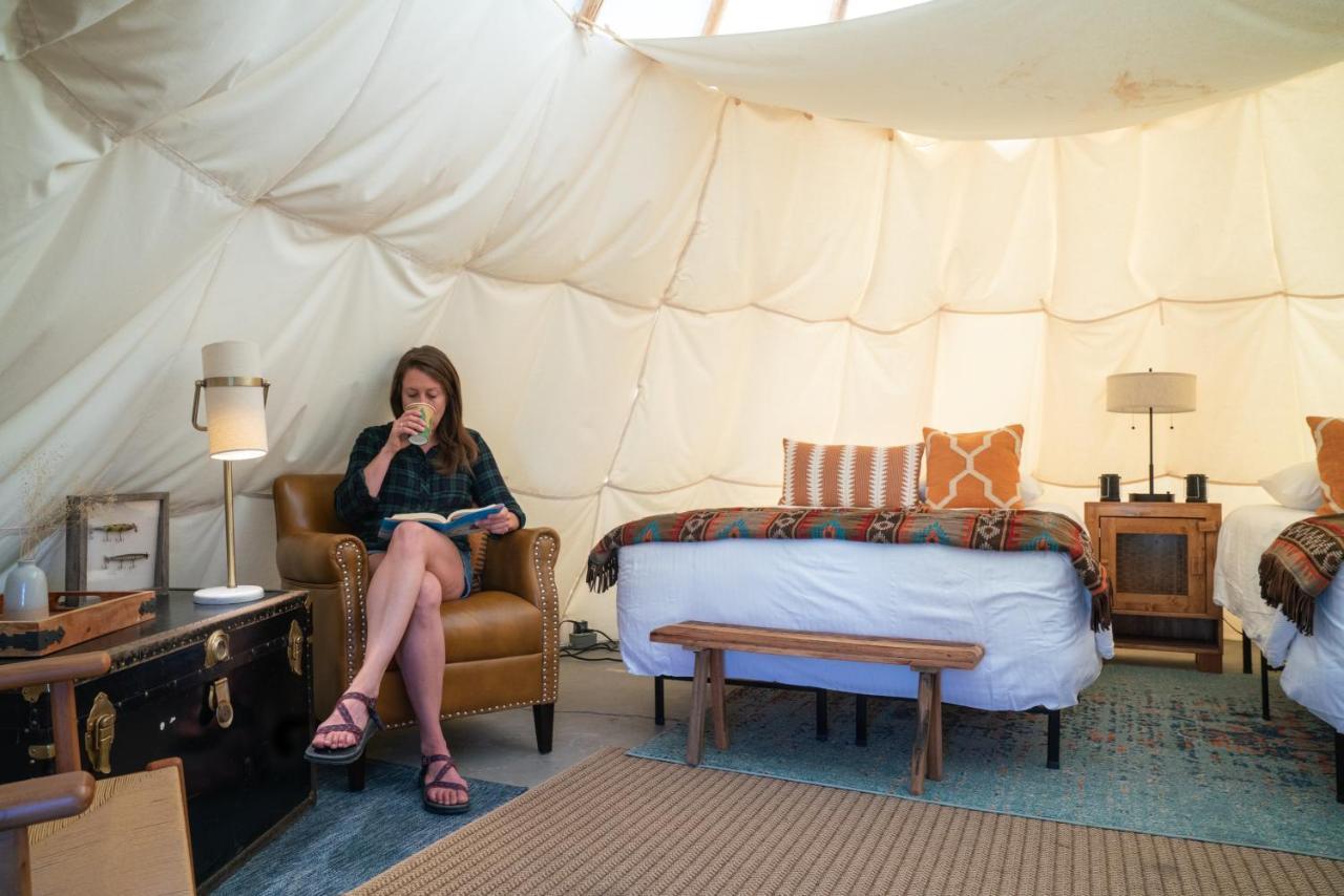 Dreamcatcher Tipi Hotel Гардинер Экстерьер фото