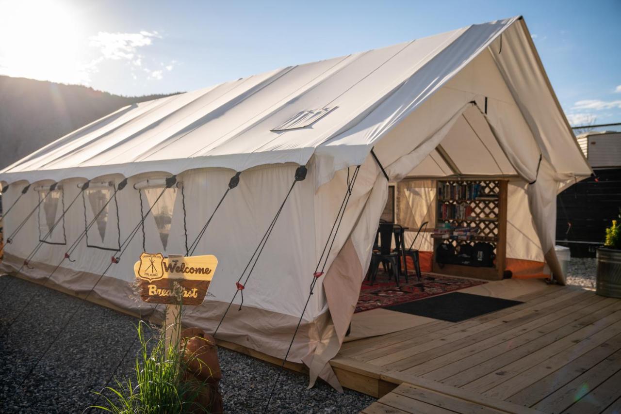 Dreamcatcher Tipi Hotel Гардинер Экстерьер фото