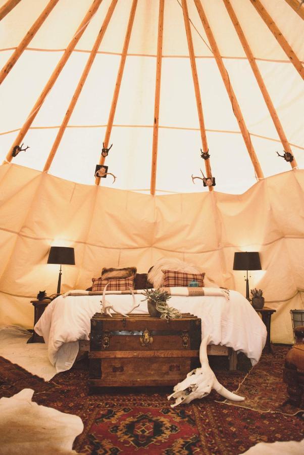 Dreamcatcher Tipi Hotel Гардинер Экстерьер фото