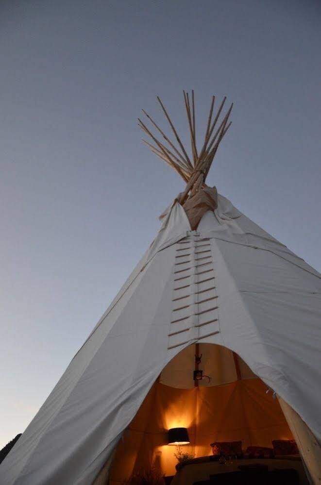 Dreamcatcher Tipi Hotel Гардинер Экстерьер фото